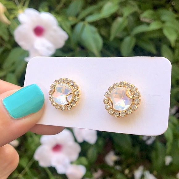 White Opal Aurora Borealis + Gold Crystal Halo Earrings - Picture 4 of 7